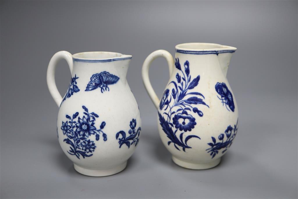 Two Worcester Three Flowers sparrow beak jugs, c.1775, 10cm